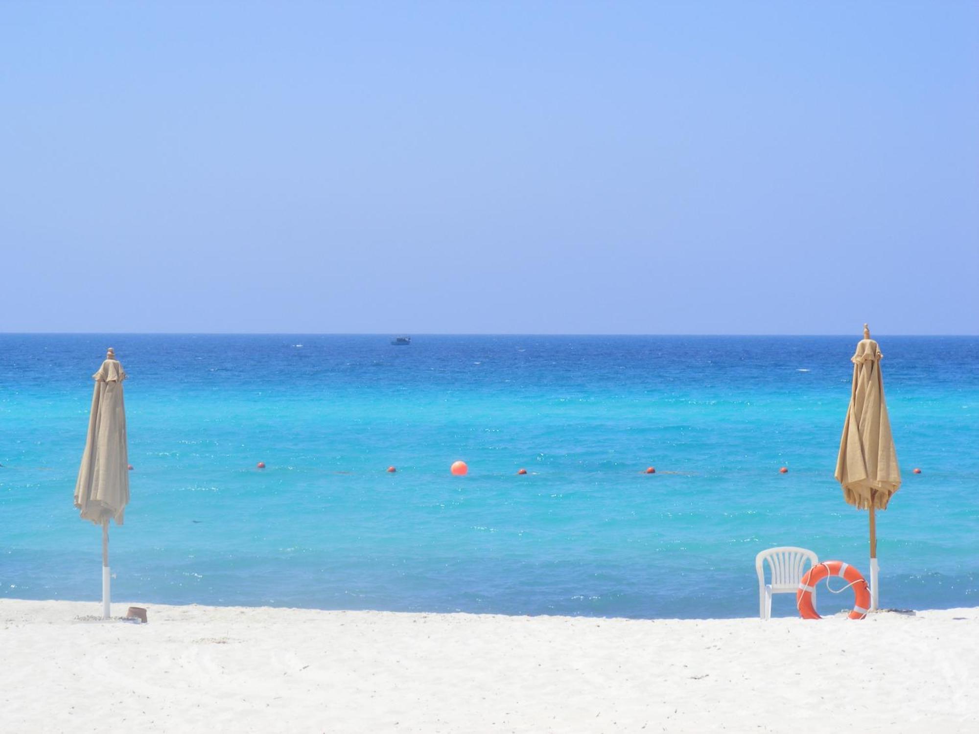 Borg El Arab Beach Resort Exterior foto The beach of Vai